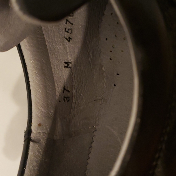 Maniqui Black leather comfort shoes, rubber soles , Size 7 - Picture 7 of 11